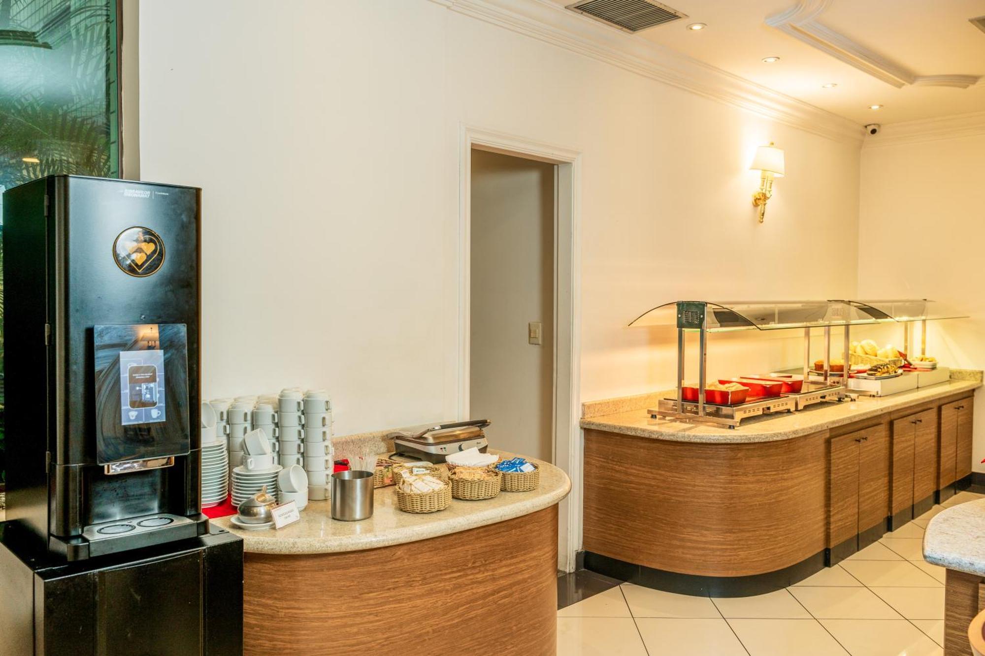 Hotel Plaza Mayor Санту-Андре Экстерьер фото