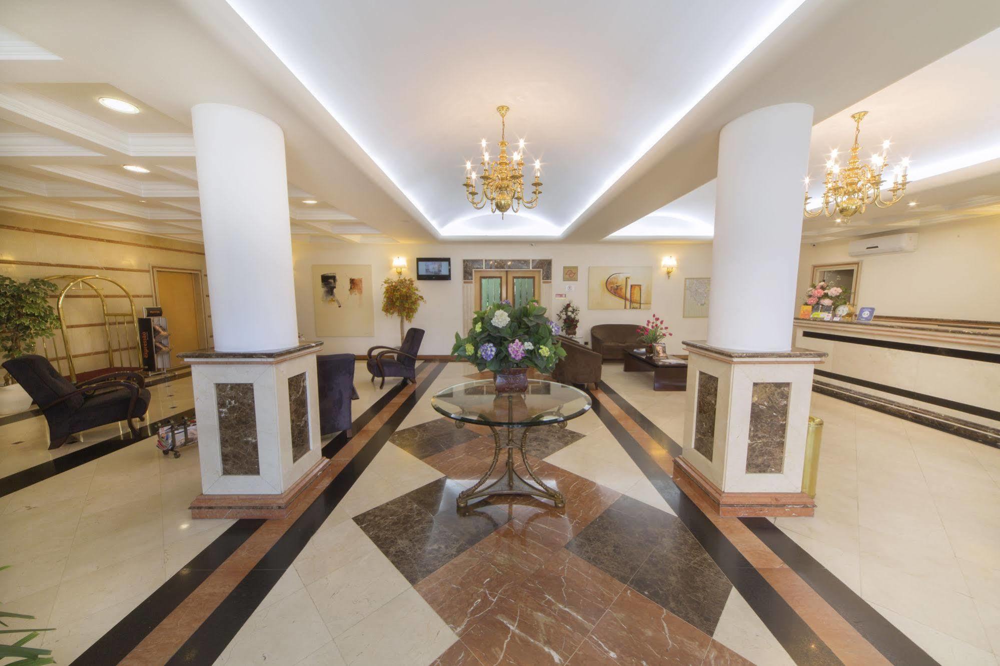 Hotel Plaza Mayor Санту-Андре Экстерьер фото